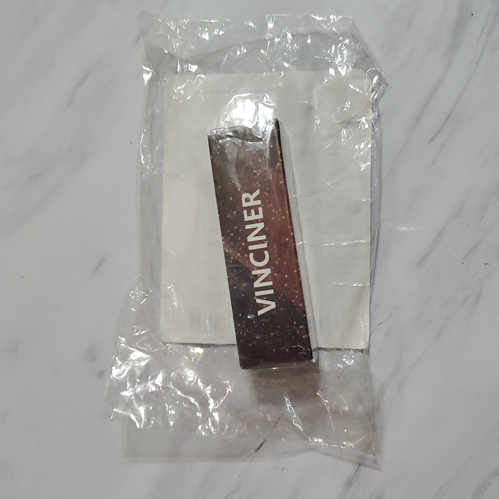 Vinciner Lip Gloss New In Box - Picture 3 of 6